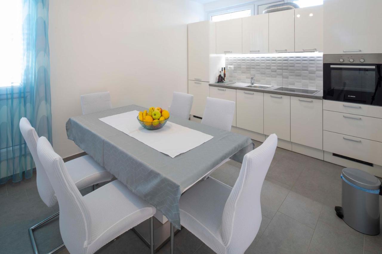 Apartment Fragola Макарска Экстерьер фото