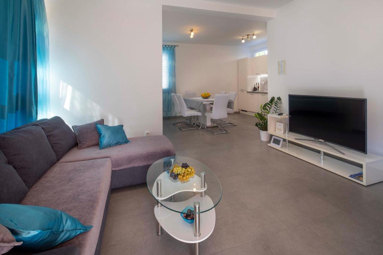 Apartment Fragola Макарска Экстерьер фото